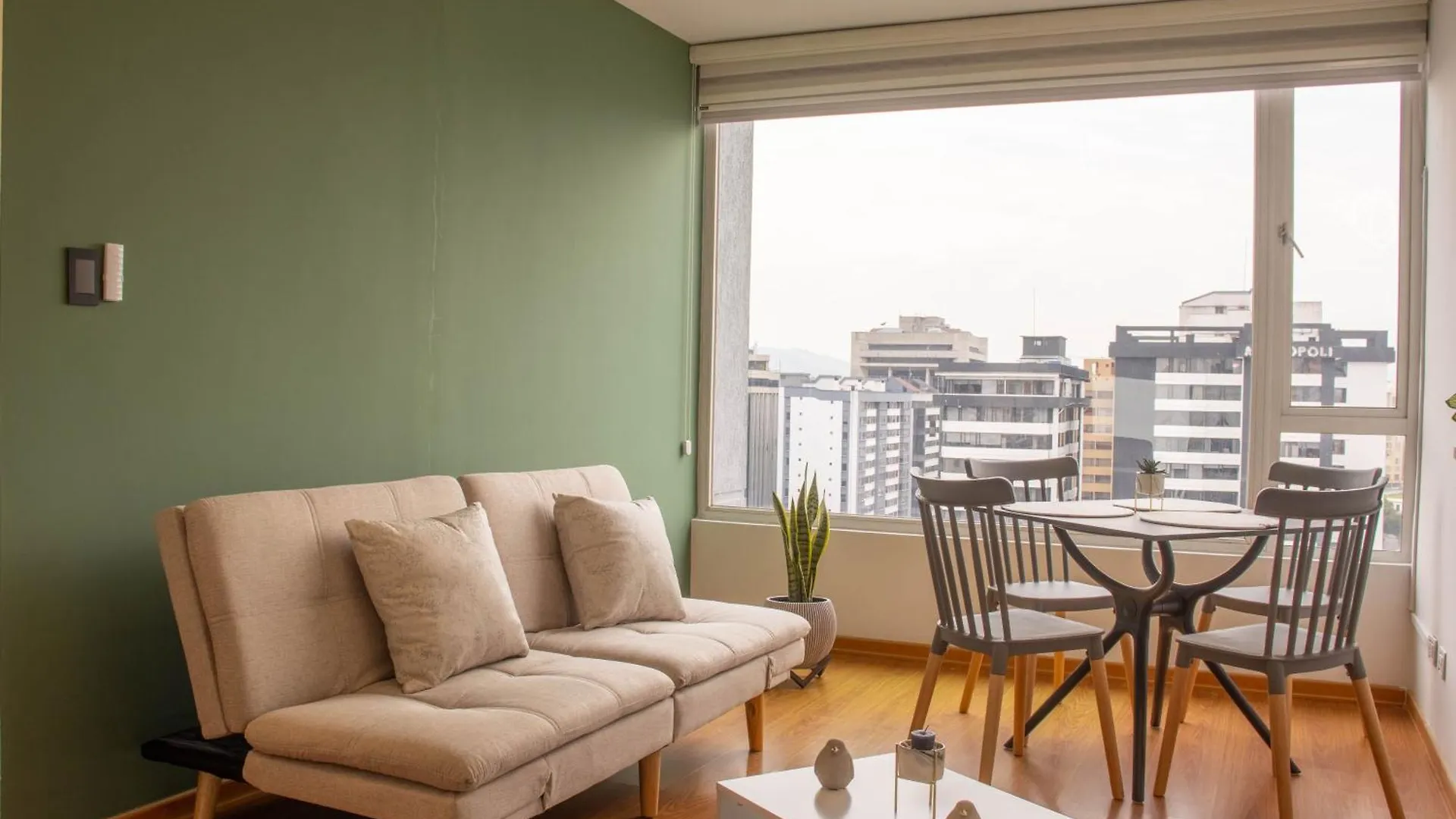 12 Floor Carolina Area Best View 2Br Cci Quito Coliving Ecuador Lägenhet
